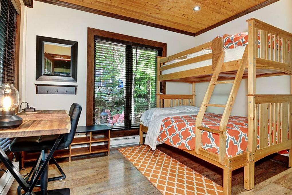 Beautiful 5 Bedroom Chalet for Rent in Stoneham