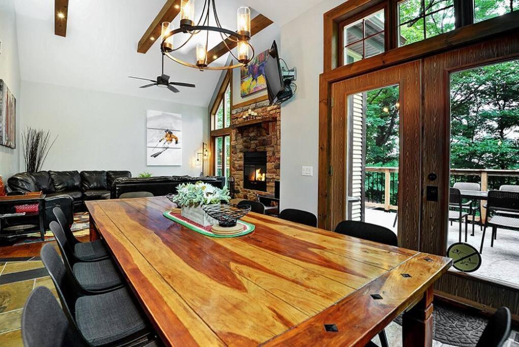 Beautiful 5 Bedroom Chalet for Rent in Stoneham