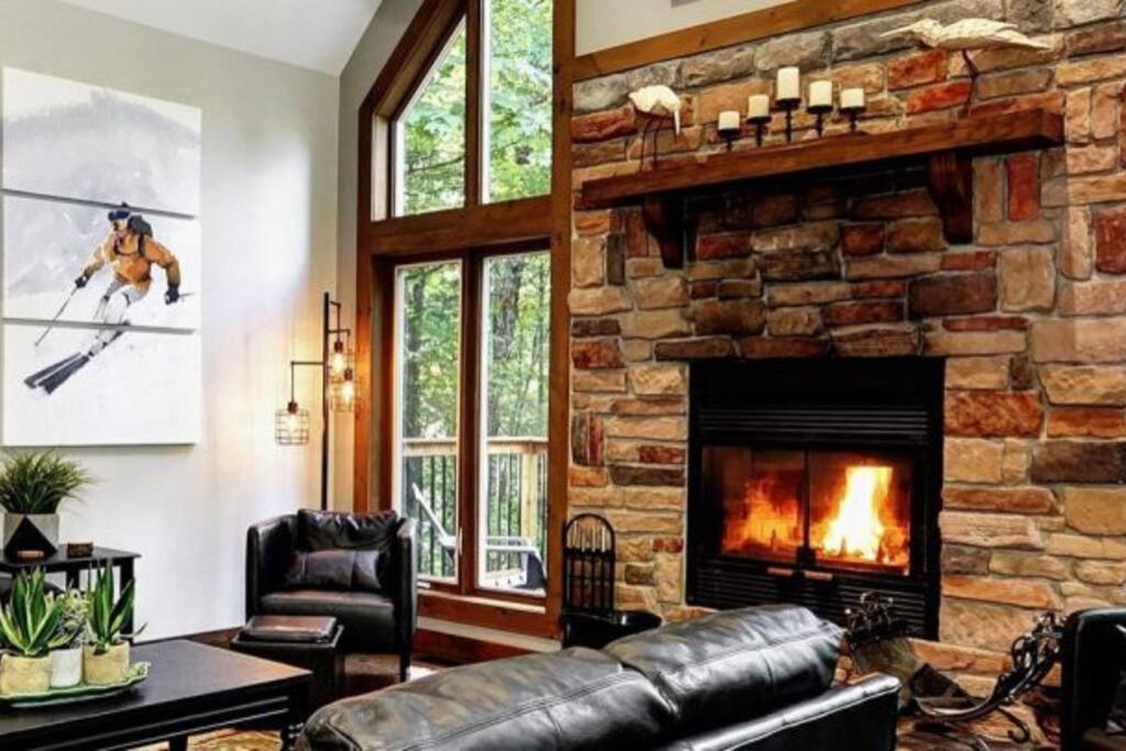 Beautiful 5 Bedroom Chalet for Rent in Stoneham