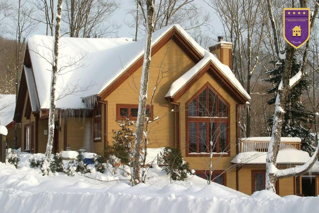 Beautiful 5 Bedroom Chalet for Rent in Stoneham