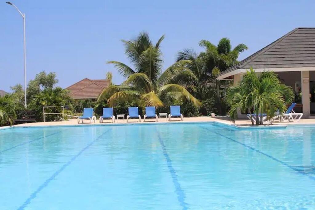 Hotel Two Bedroom - Palms - Richmond Estate - 15mins Ocho Rios - Image 1