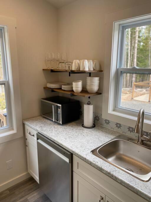 Tidal Tranquility Cottage Oceanfront and Private trails