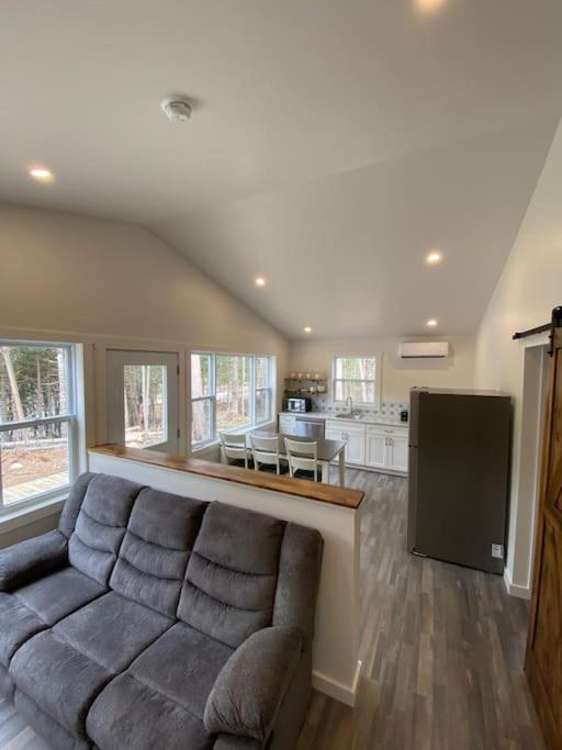 Tidal Tranquility Cottage Oceanfront and Private trails