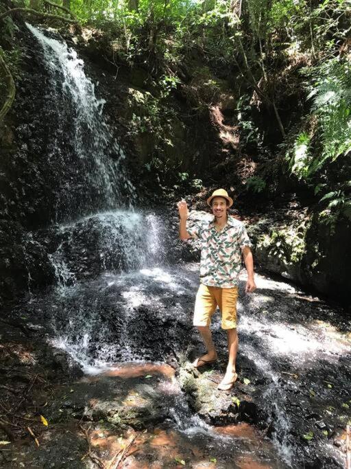 Casa na Árvore com lareira trilhas e cachoeira