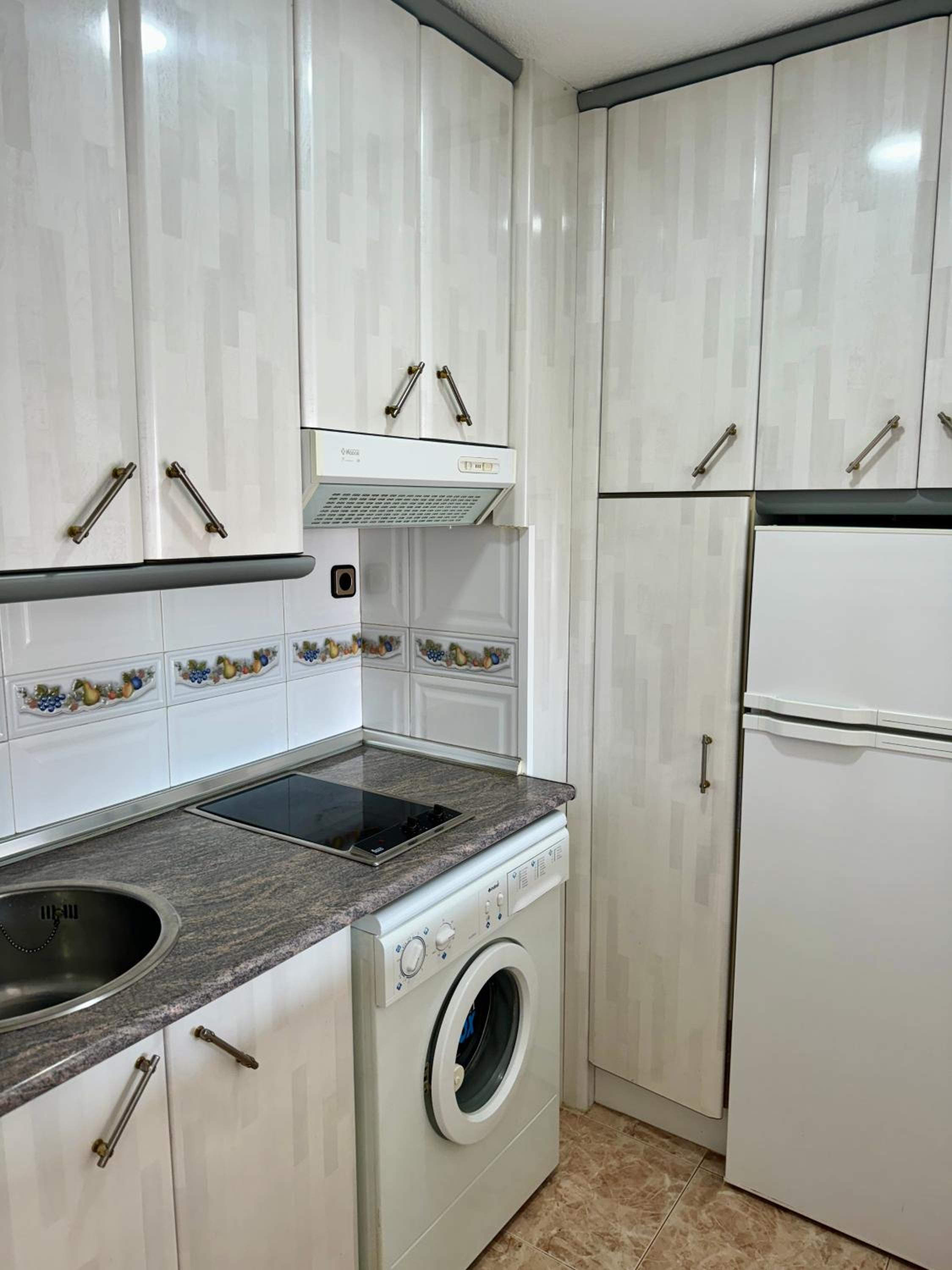 Apartament piscis en Benidorm, 1 min playa levante, Wi-Fi, AC y parking