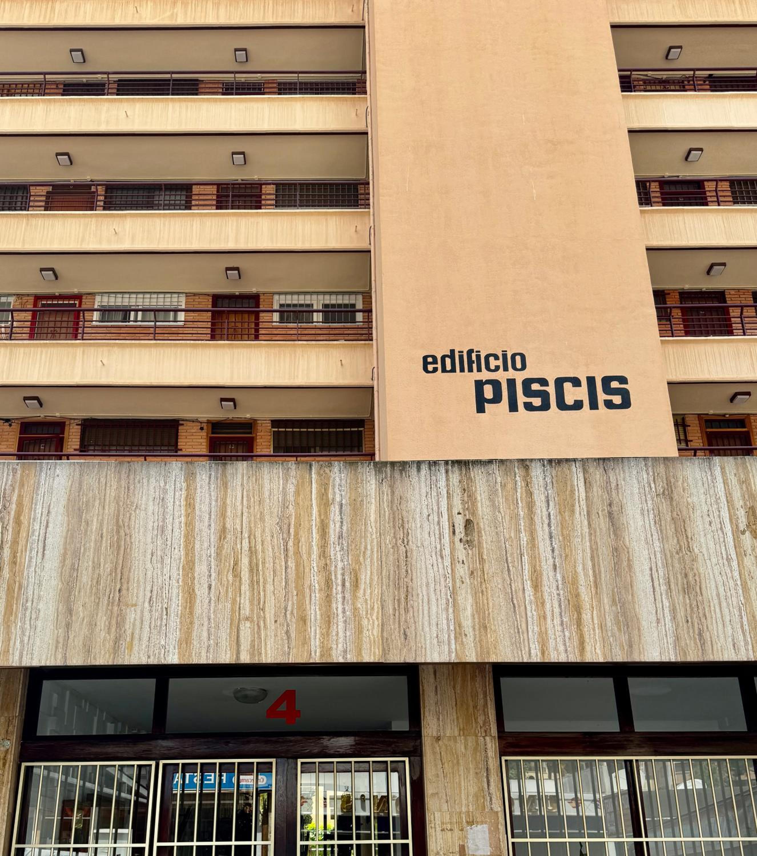 Apartament piscis en Benidorm, 1 min playa levante, Wi-Fi, AC y parking