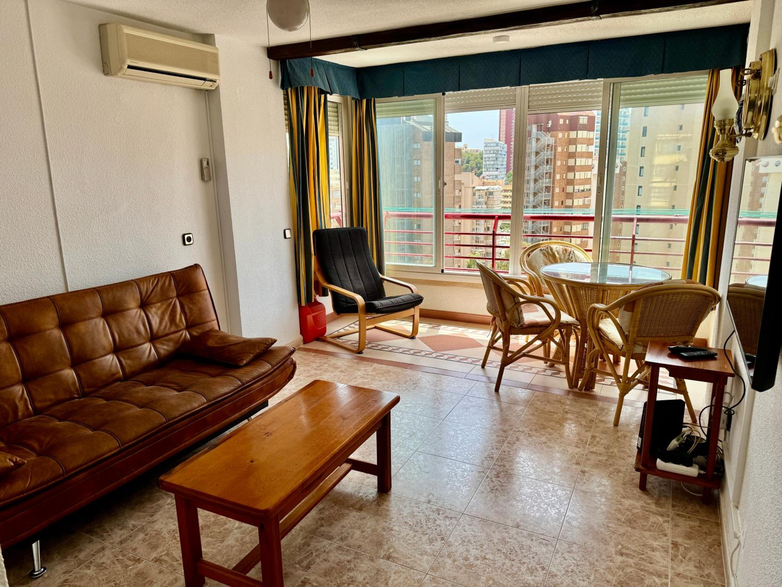Apartament piscis en Benidorm, 1 min playa levante, Wi-Fi, AC y parking