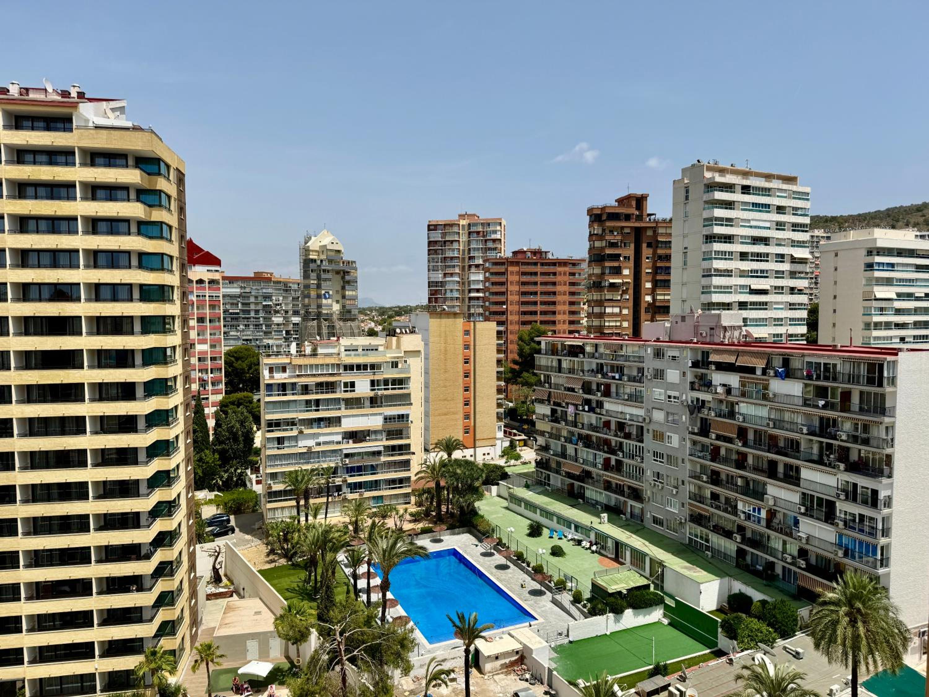 Apartament piscis en Benidorm, 1 min playa levante, Wi-Fi, AC y parking