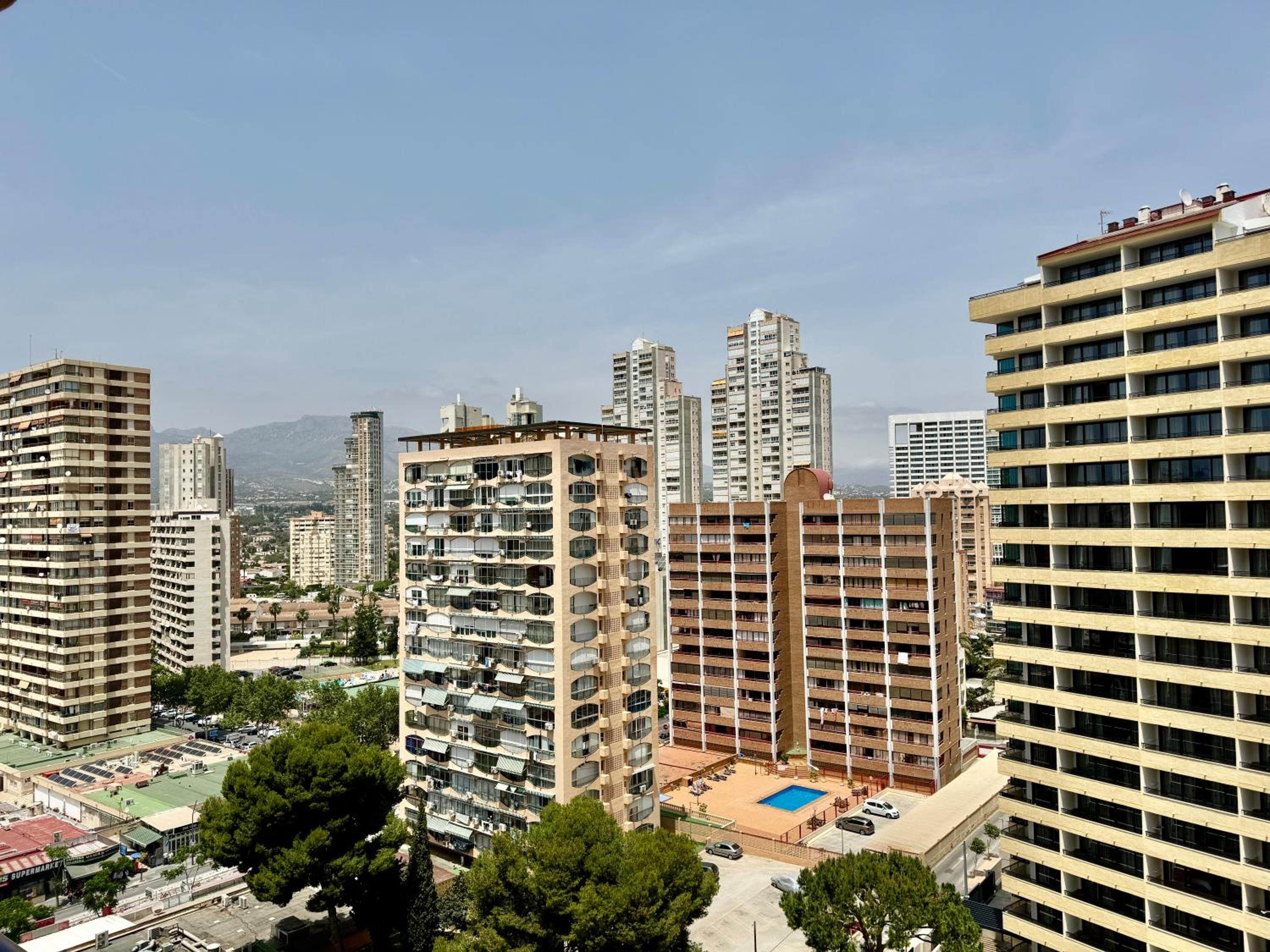 Apartament piscis en Benidorm, 1 min playa levante, Wi-Fi, AC y parking