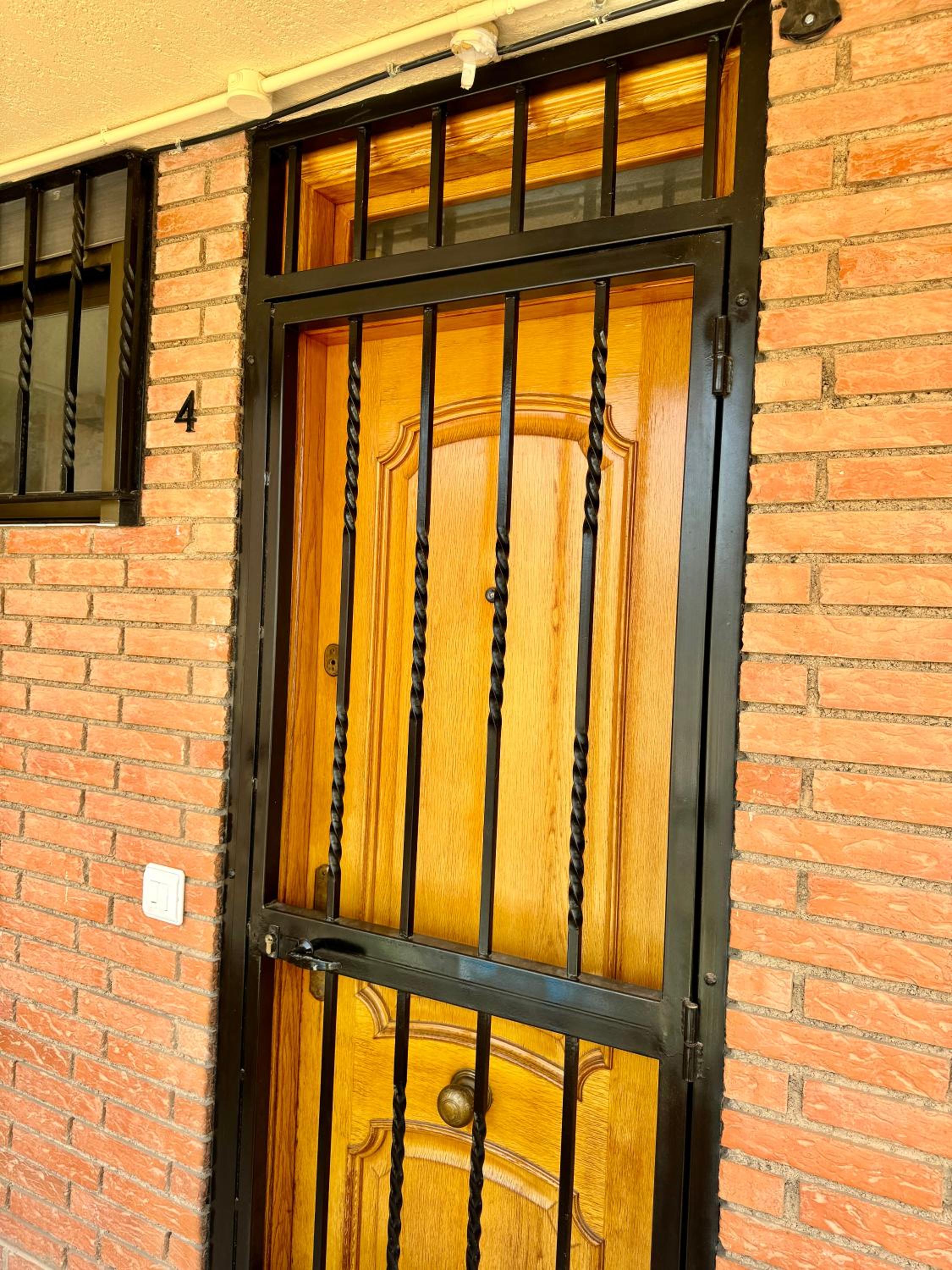 Apartament piscis en Benidorm, 1 min playa levante, Wi-Fi, AC y parking
