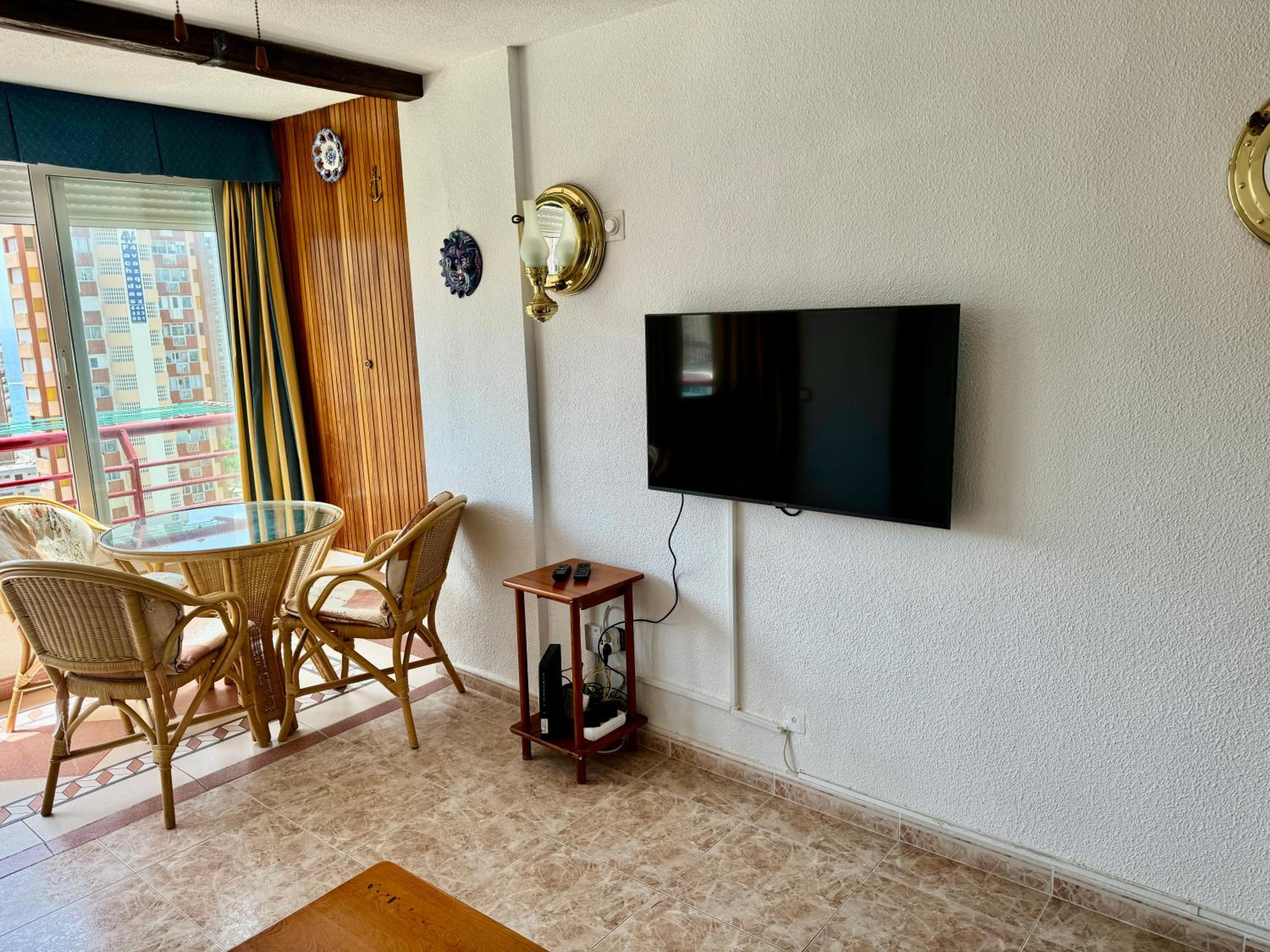 Apartament piscis en Benidorm, 1 min playa levante, Wi-Fi, AC y parking