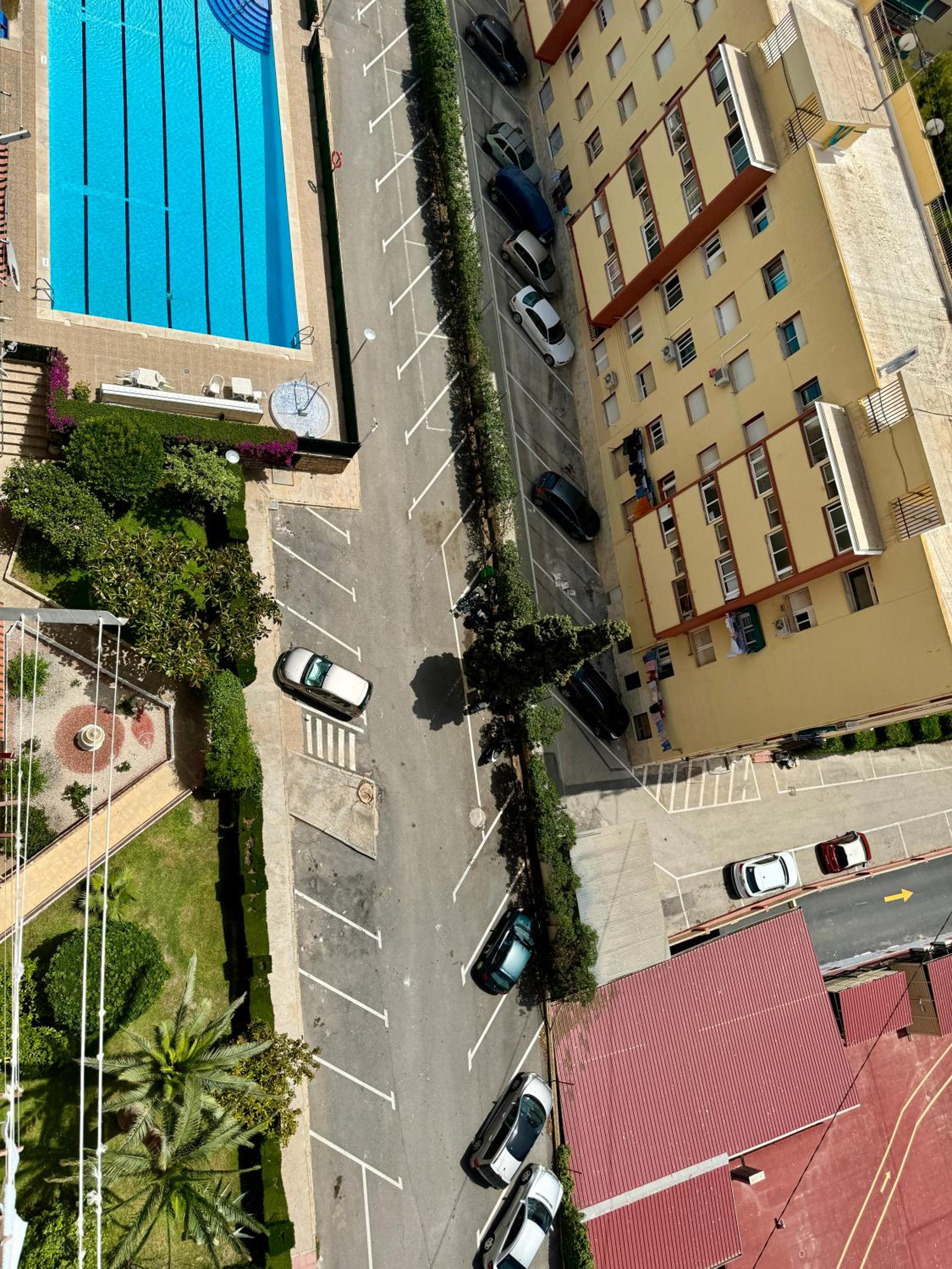 Apartament piscis en Benidorm, 1 min playa levante, Wi-Fi, AC y parking