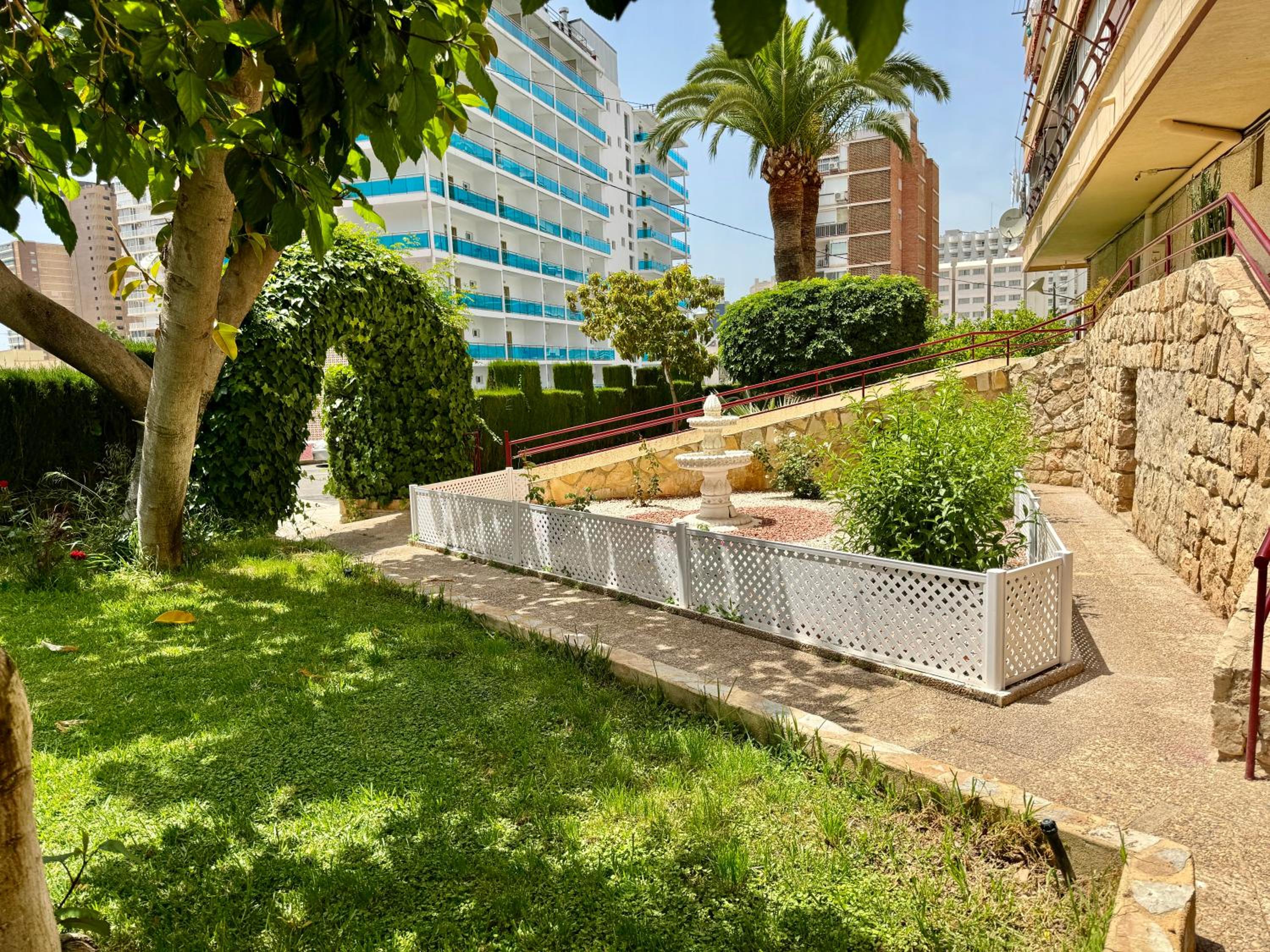 Apartament piscis en Benidorm, 1 min playa levante, Wi-Fi, AC y parking