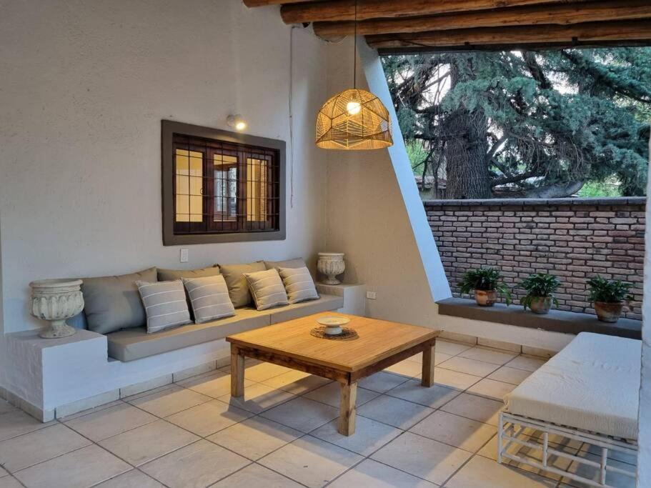 Casa Flora, cálida casa en el corazón de Chacras de Coria