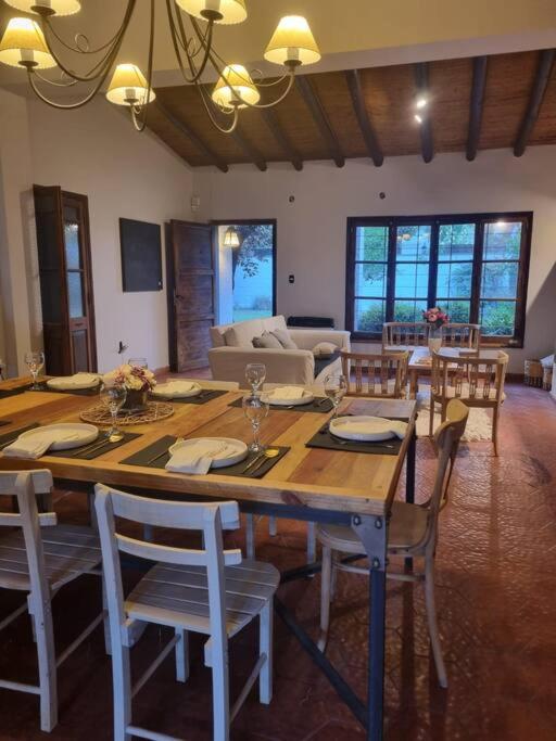 Casa Flora, cálida casa en el corazón de Chacras de Coria