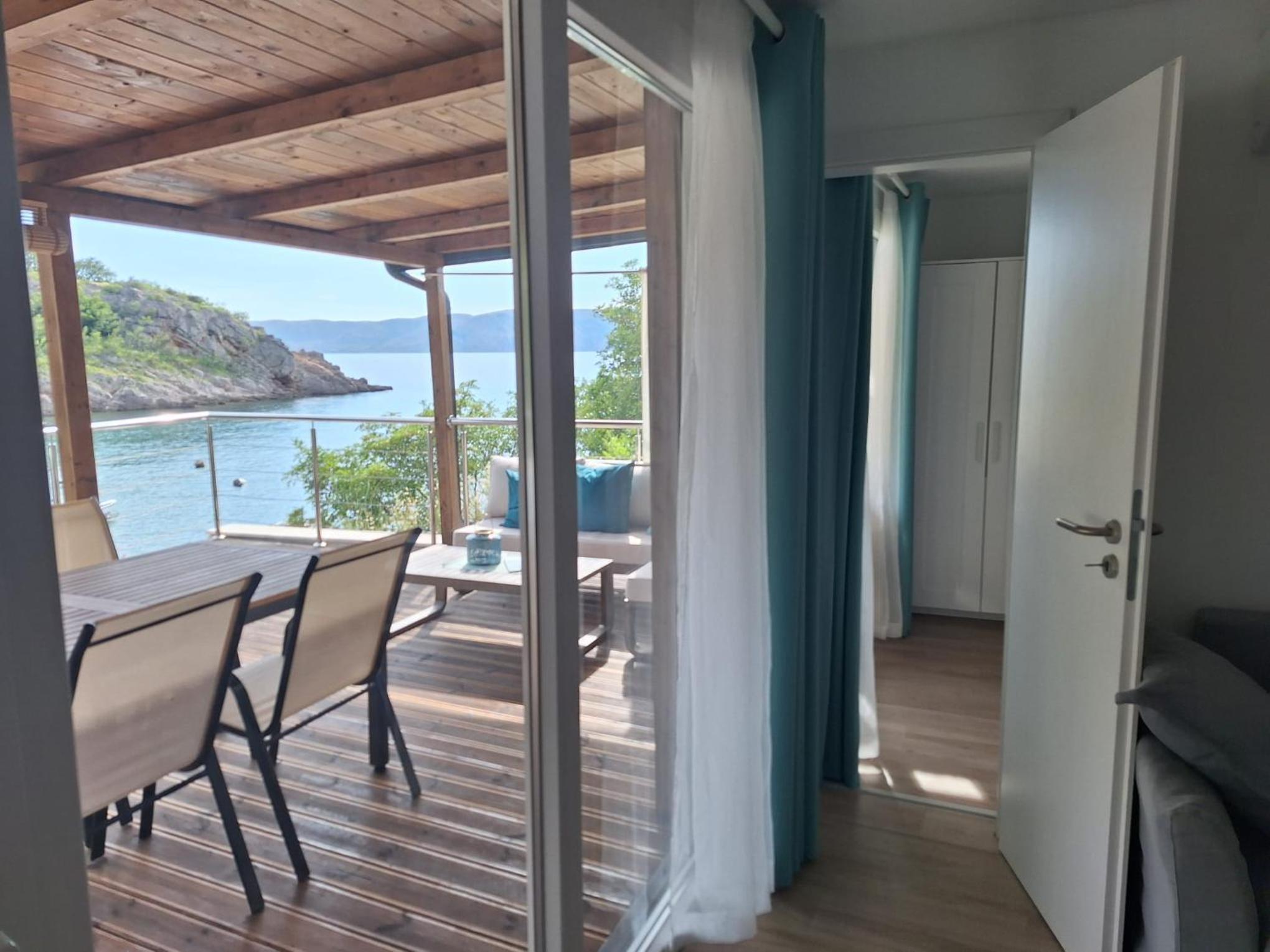 BooRA glamp experience & Heated infinity pool view 4