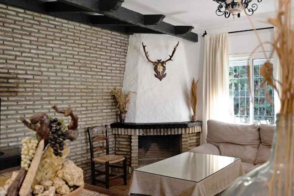Casas Antonio-piscina privada y BBQ