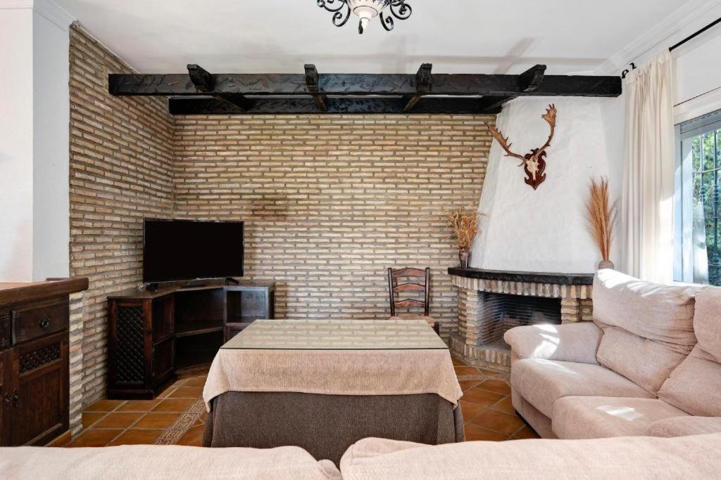 Casas Antonio-piscina privada y BBQ
