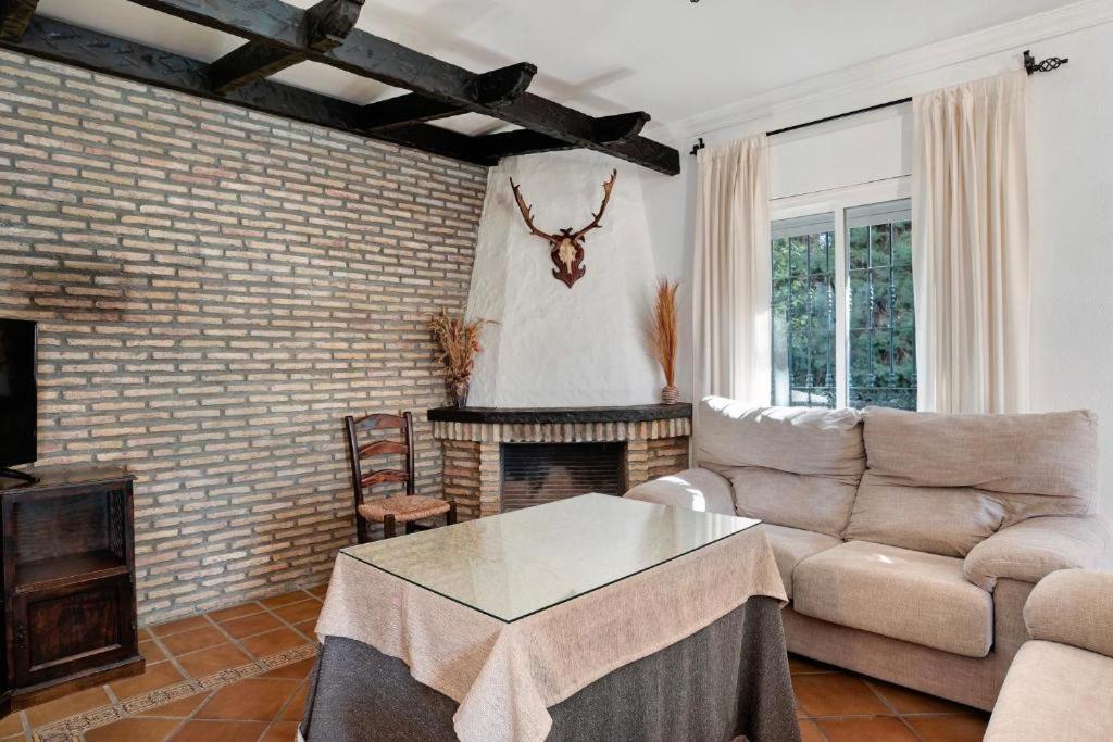 Casas Antonio-piscina privada y BBQ