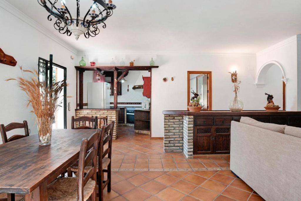 Casas Antonio-piscina privada y BBQ