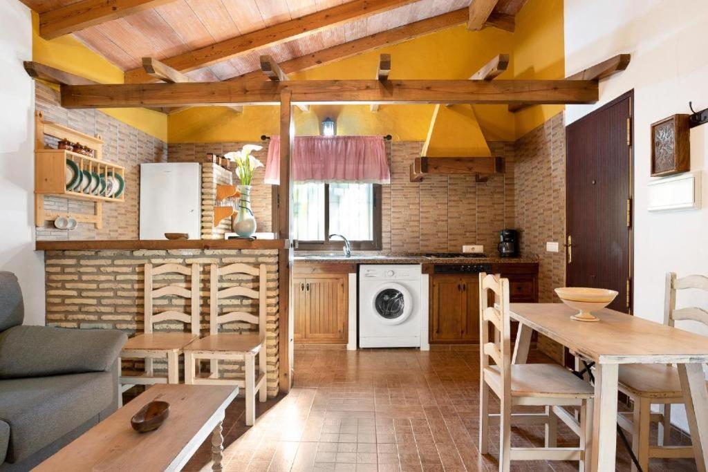 Casas Antonio-piscina privada y BBQ