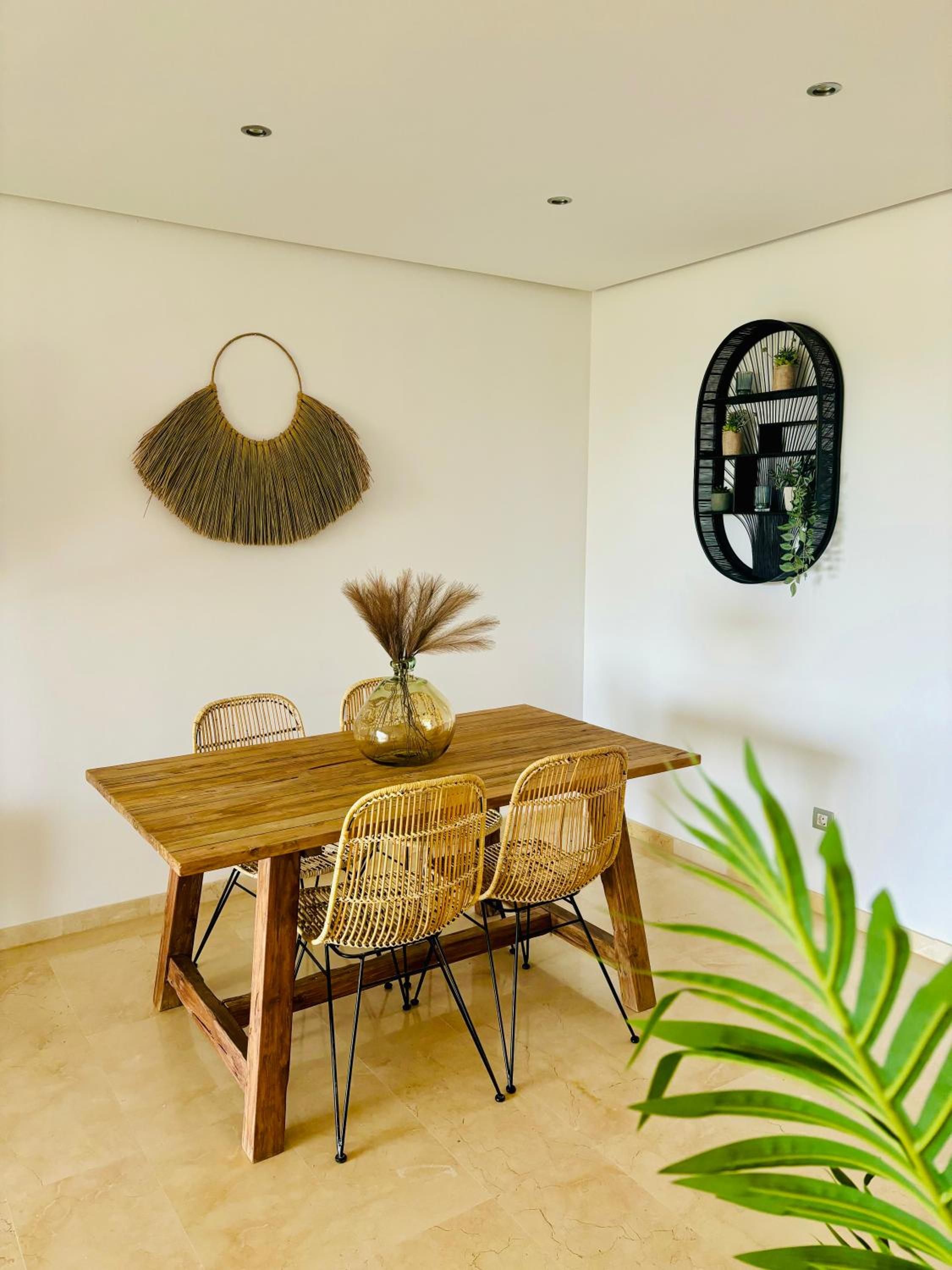 Logement sur le golf au pied de montagnes andalouses
