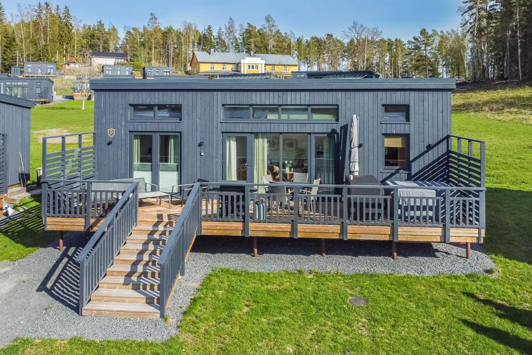 Merikruunun tähdistöhuvila Mimosa 37