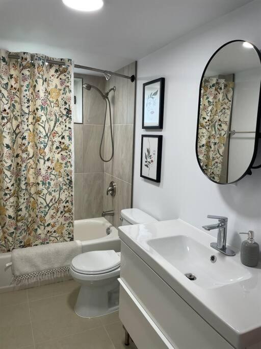 STAY IN SARNIA - Milne Mansion - Souterrain Apartment
