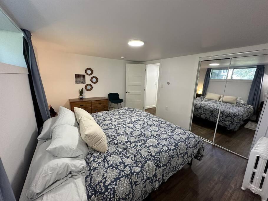 STAY IN SARNIA - Milne Mansion - Souterrain Apartment