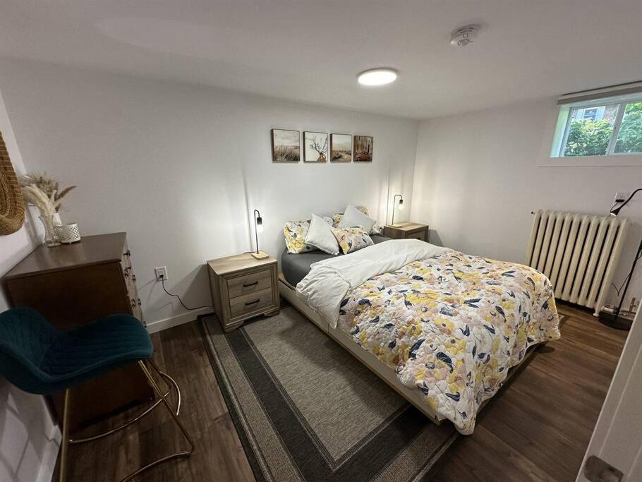 STAY IN SARNIA - Milne Mansion - Souterrain Apartment