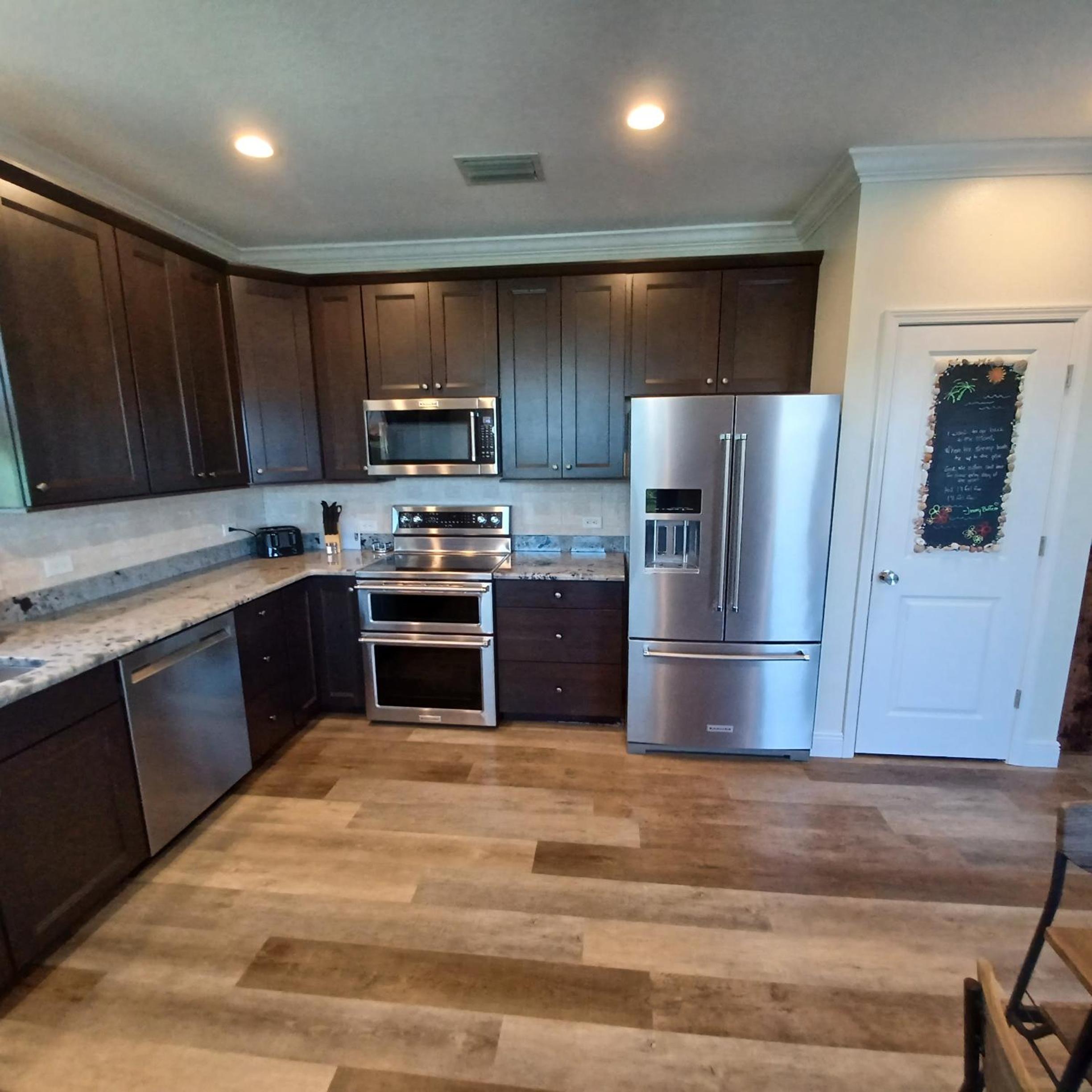 Newly Remodeled Gulf Canal Home With Floating Dock and Kayaks
