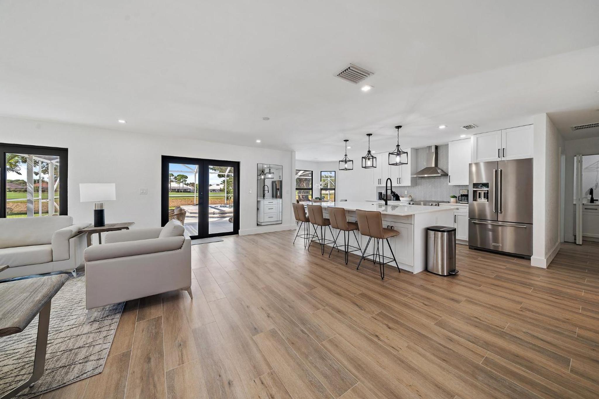 6BR Luxury Wellington Villa with Pool & Spa view 3