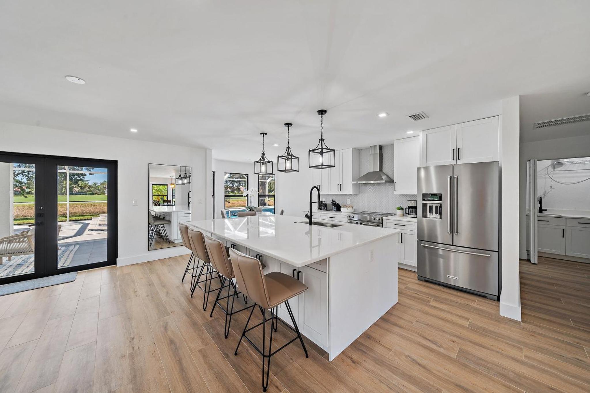 6BR Luxury Wellington Villa with Pool & Spa view 5