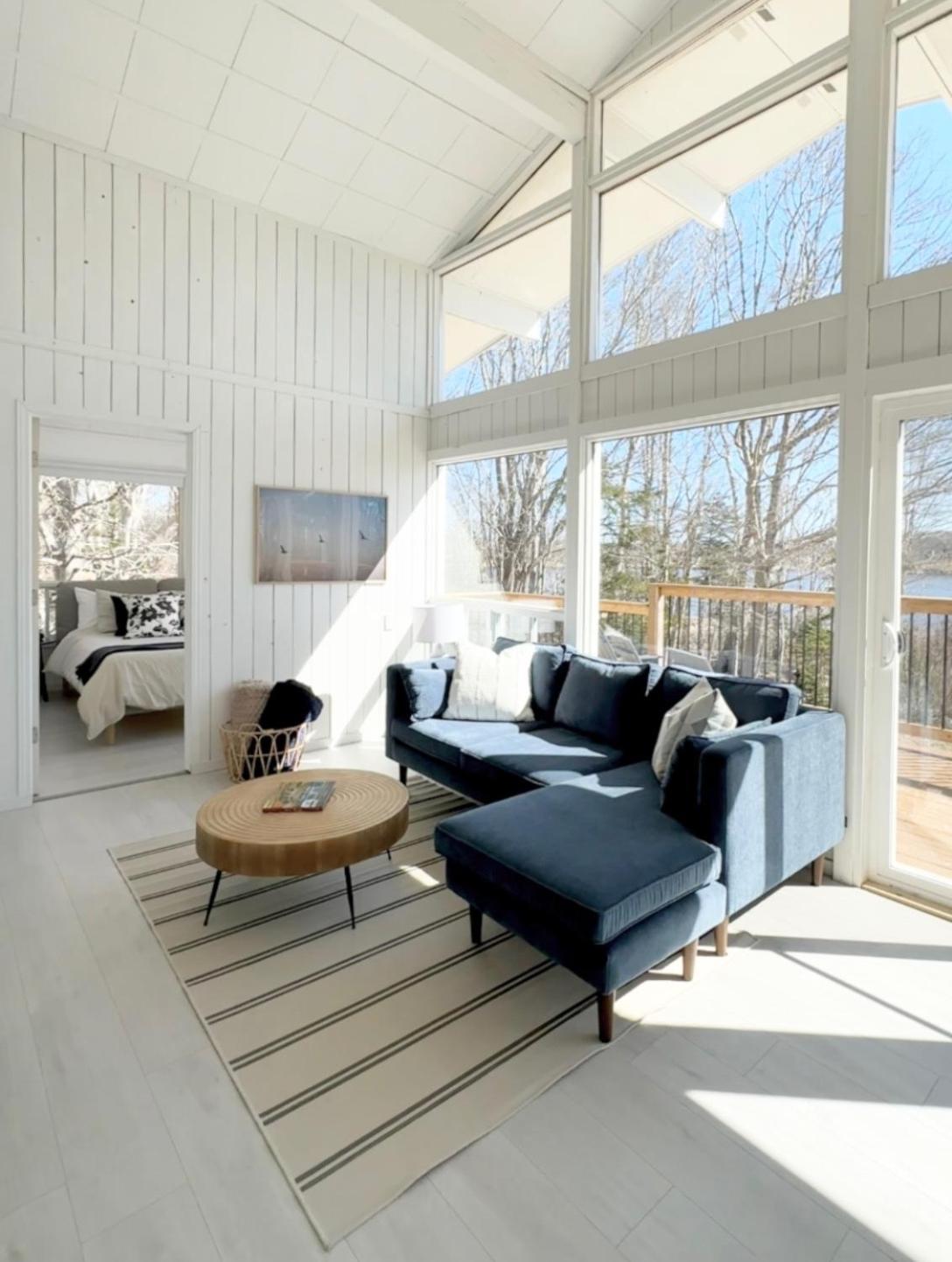 Blissful Oceanfront Cottage in Port Mouton