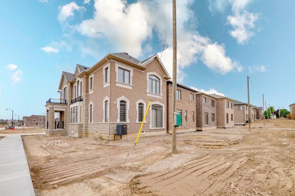 Brand New 4 Bedroom House