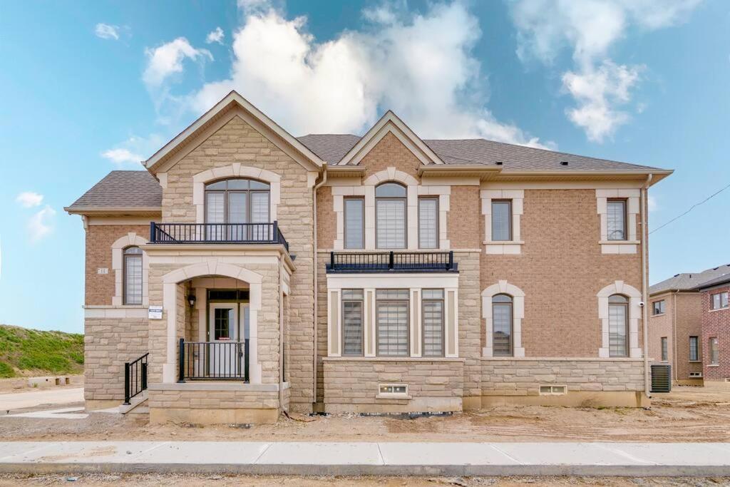 Brand New 4 Bedroom House