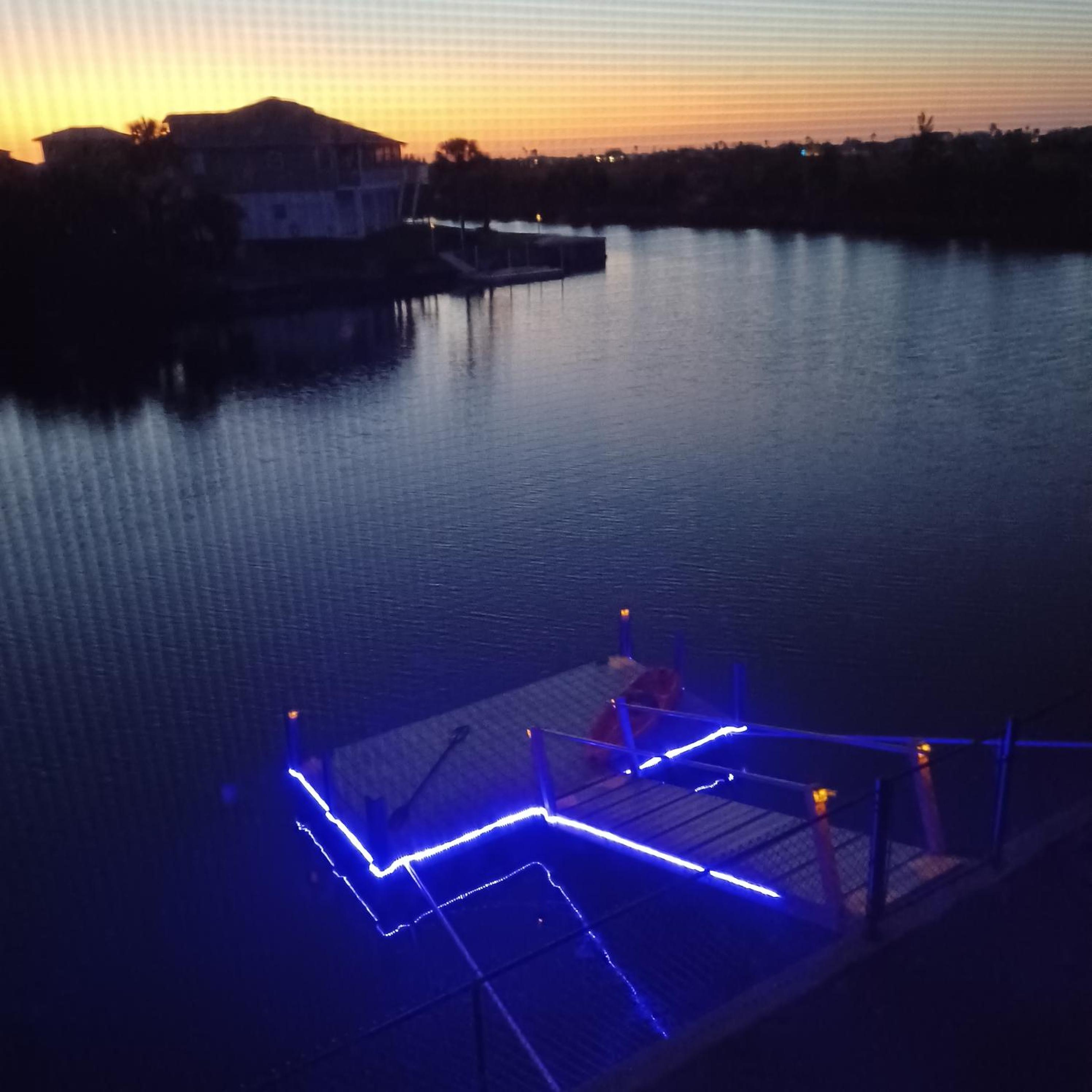 Newly Remodeled Gulf Canal Home With Floating Dock and Kayaks