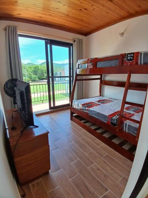 Casa en Condominio con Piscina