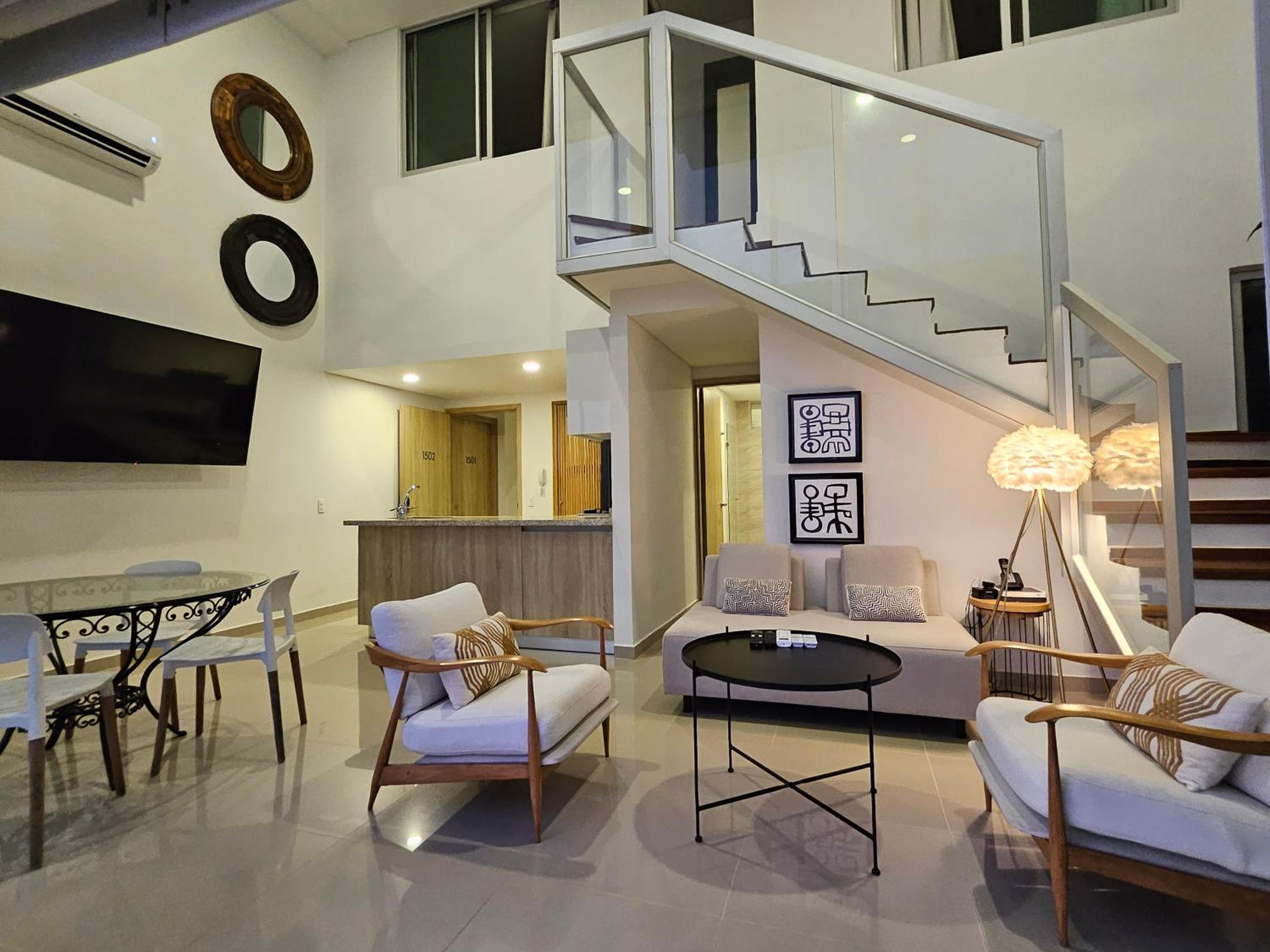 Duplex de Lujo nuevo con vista increible al centro y la playa