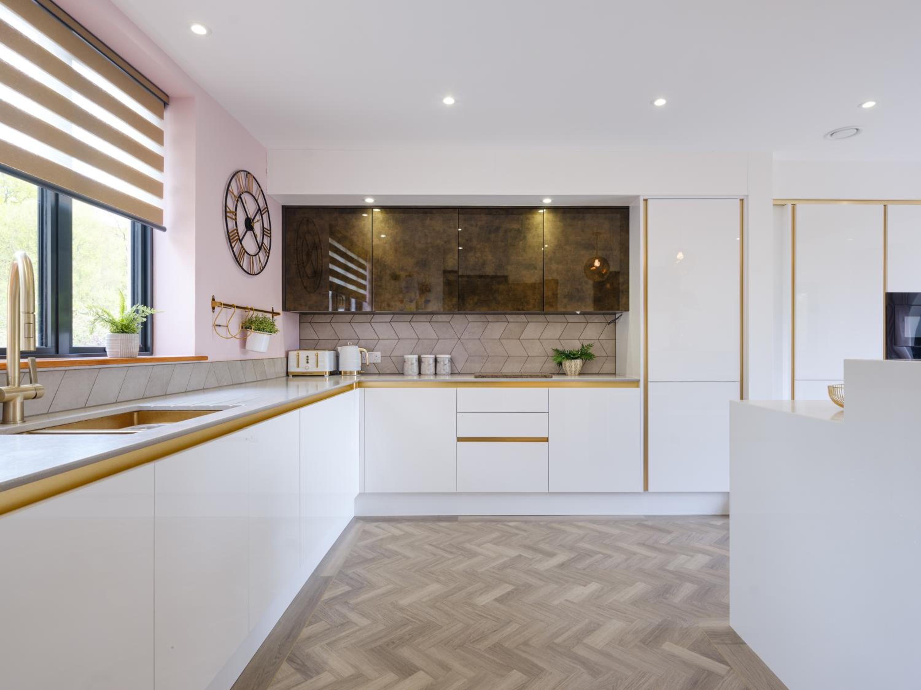 Devizes Vacations - Inviting 5-Bed House with fishing lake in Devizes - Property Image 13