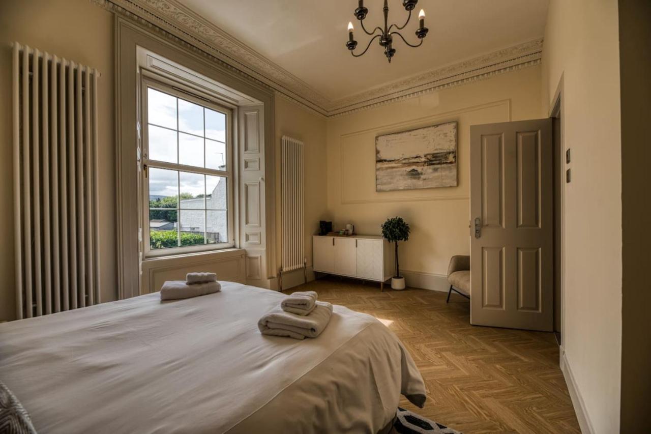 'Douglas' in ApartNest Auchterarder view 3