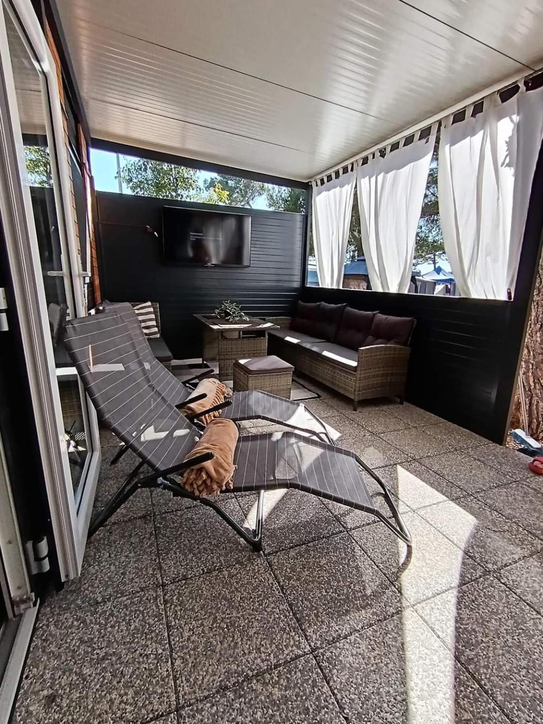 MobilHomeCharly