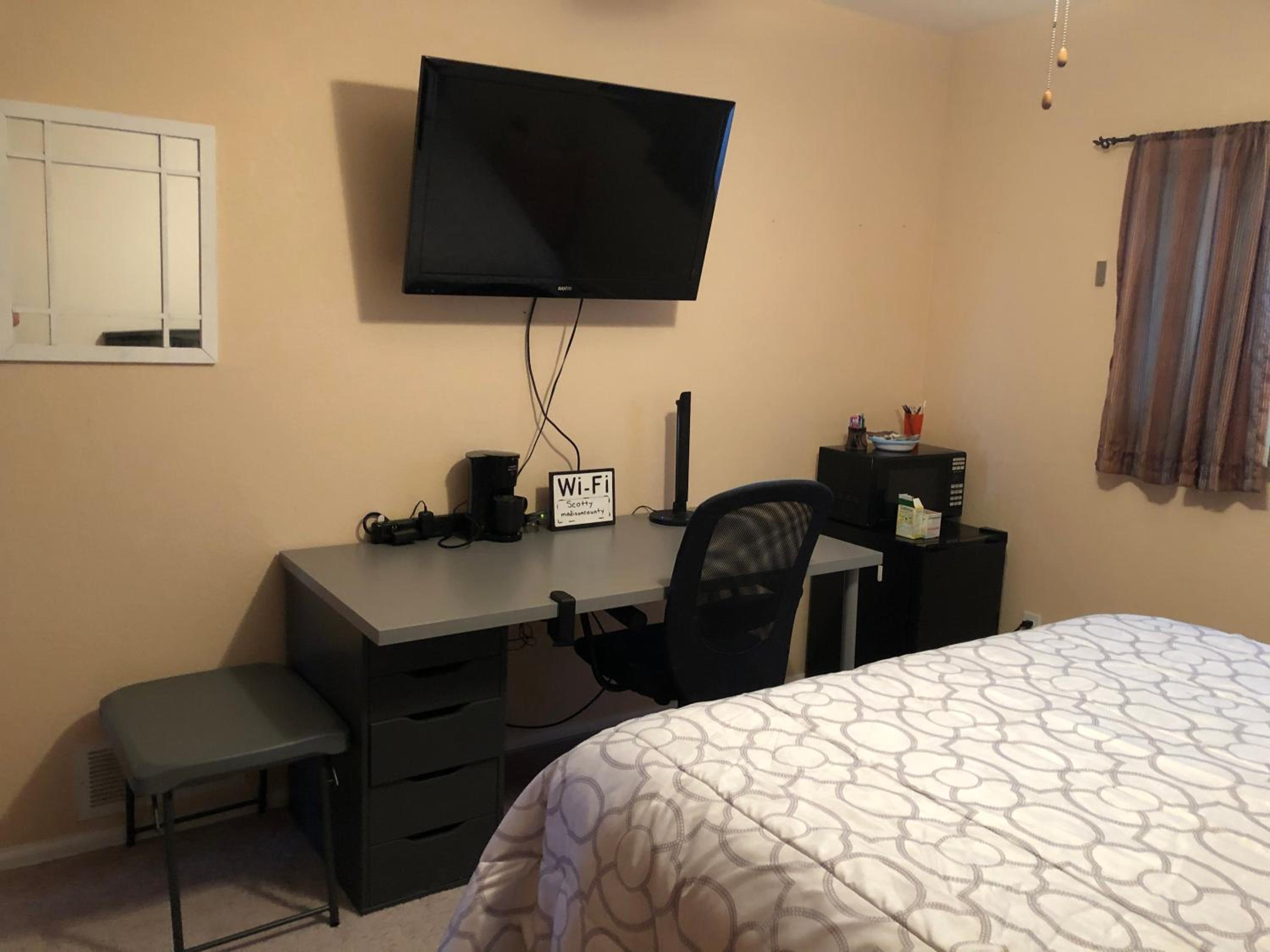 1 or 2 bedrooms with bath at Indian Peaks golf course home