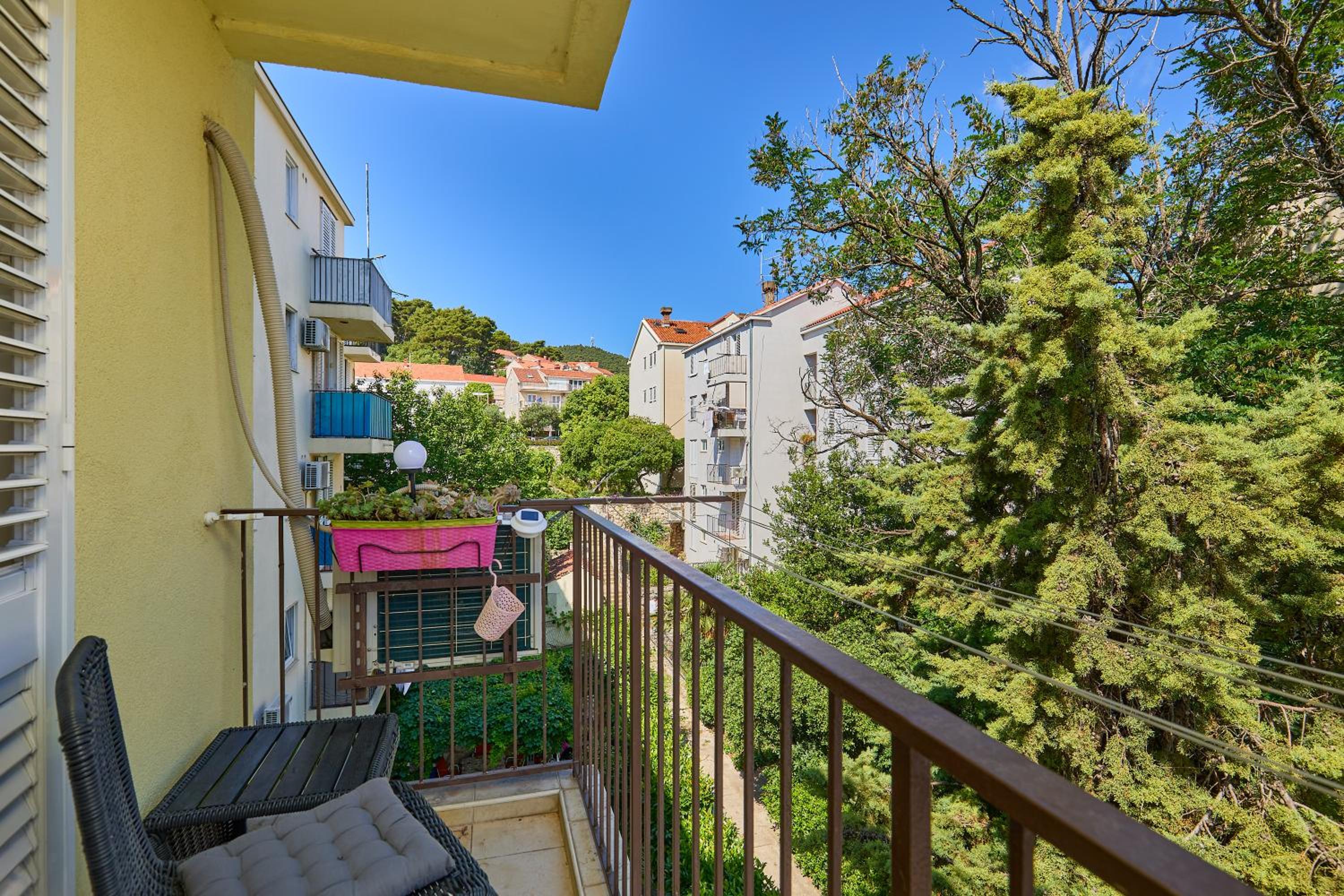 Apartment Mins