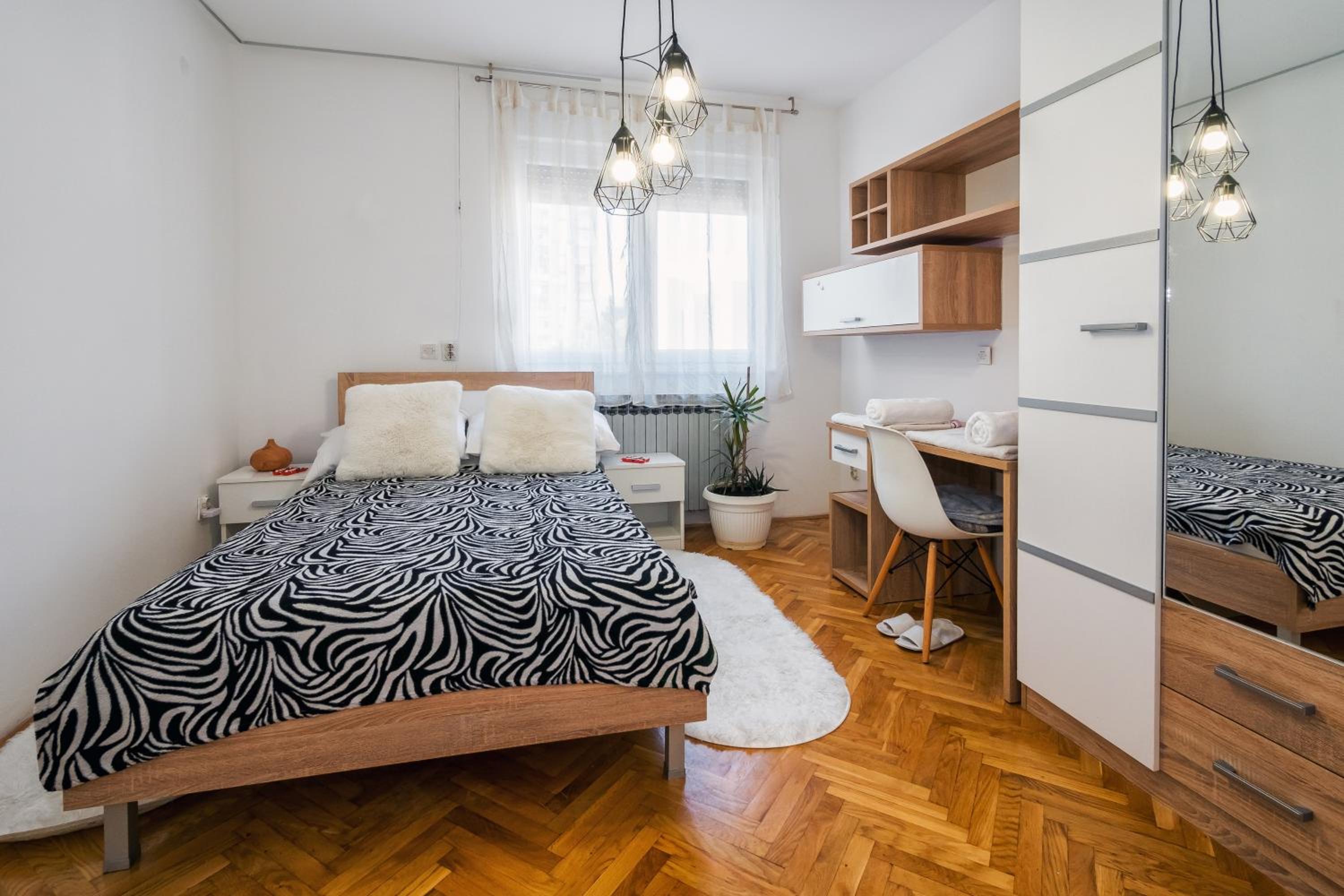 Apartman L & V Split view 4