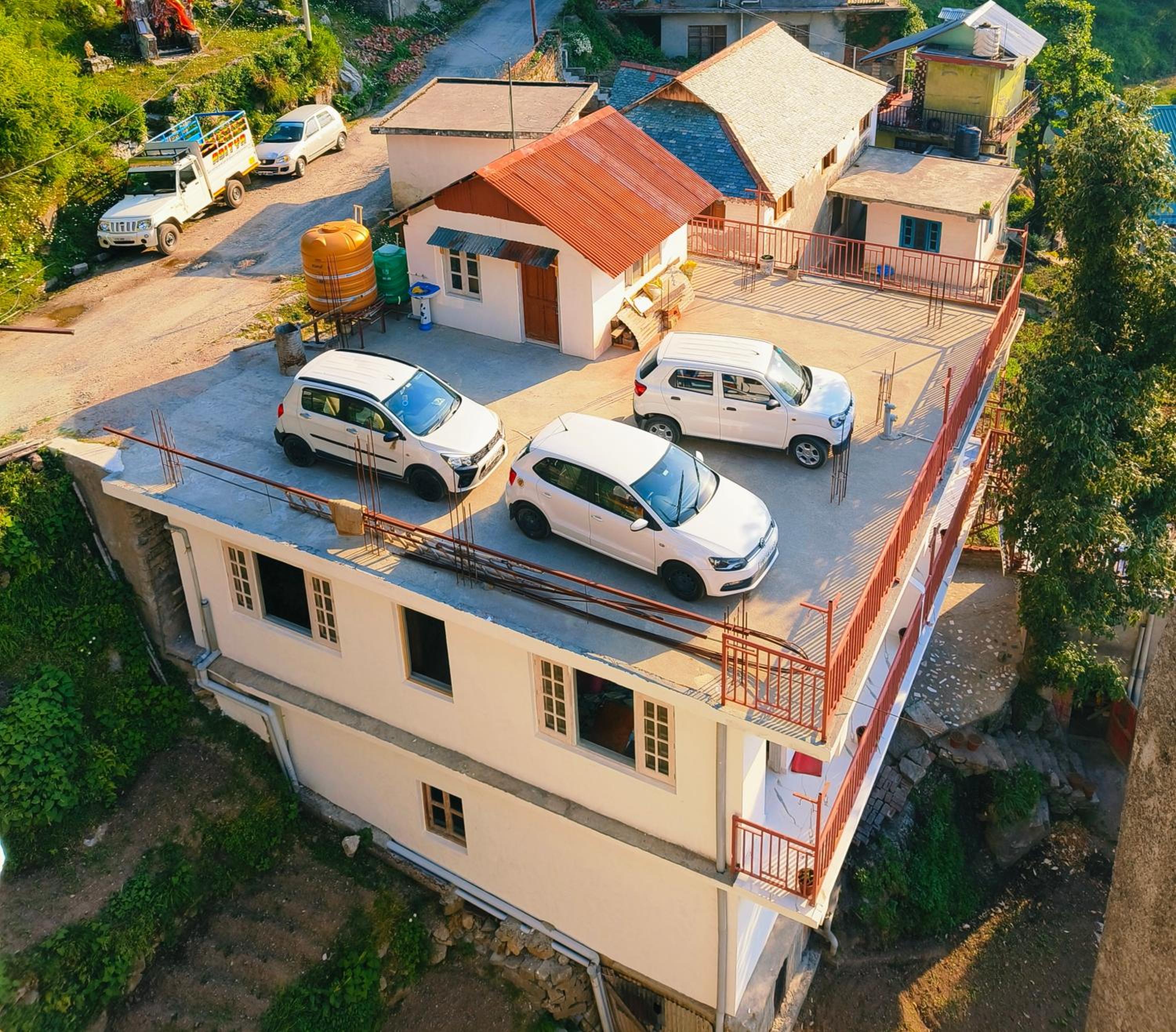 COZY HEAVEN HOME STAY DALHOUSIE-Near Fortune Park ITC Karelanu