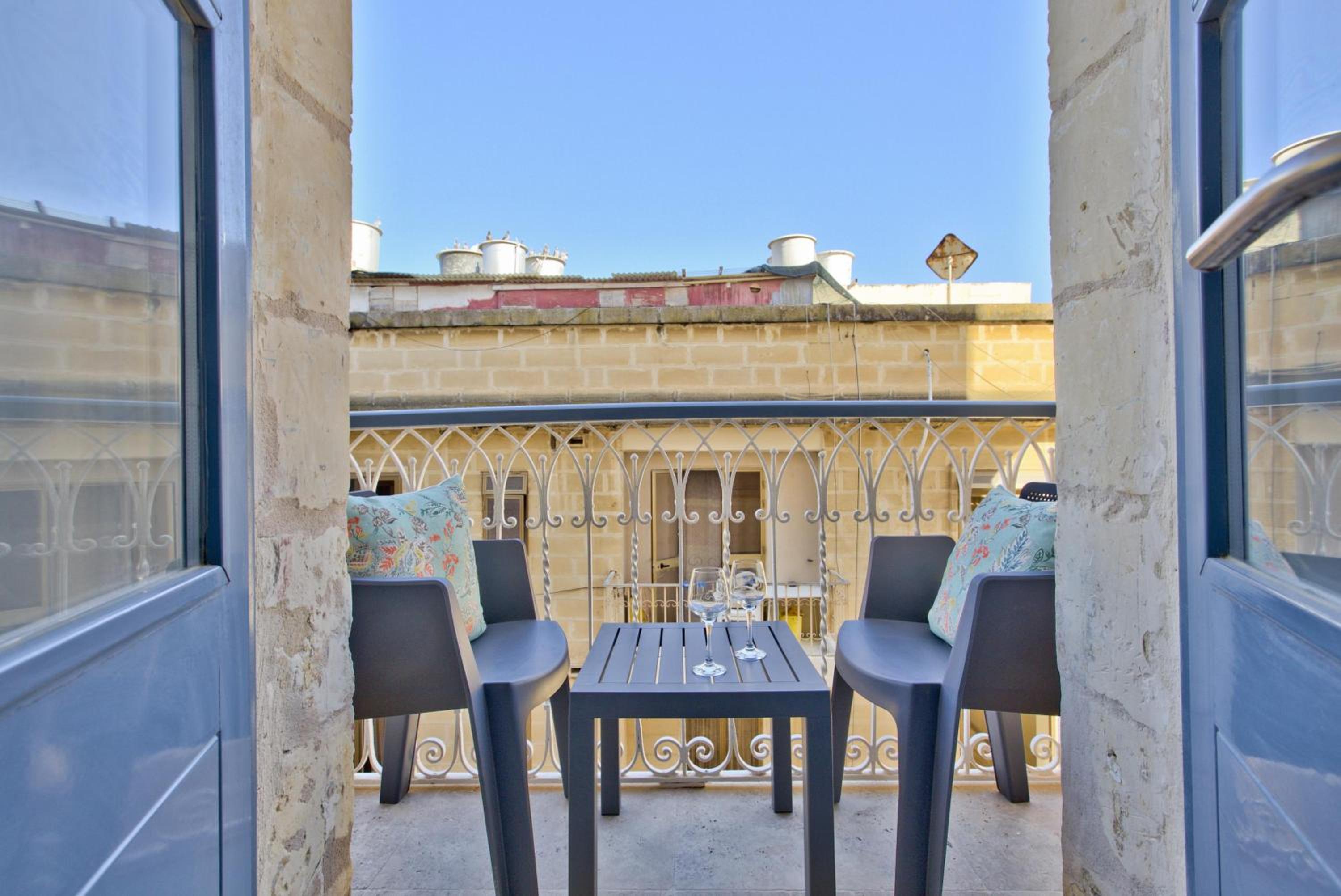 Ursula Apartments Self Catering Studios and 1-BR in Central Valletta by Tritoni Hotels view 2