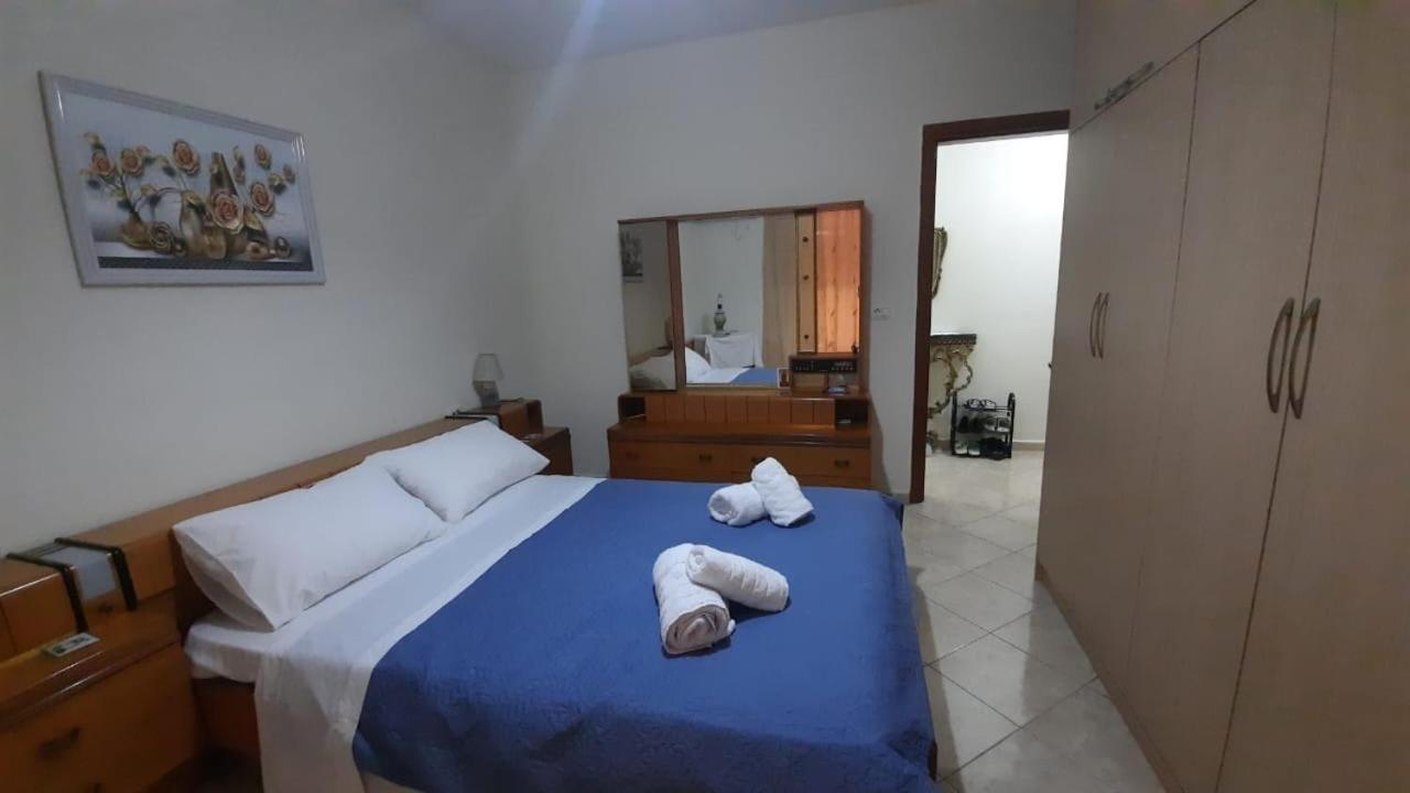 Aleksander’s New and spacious Apartment in Saranda