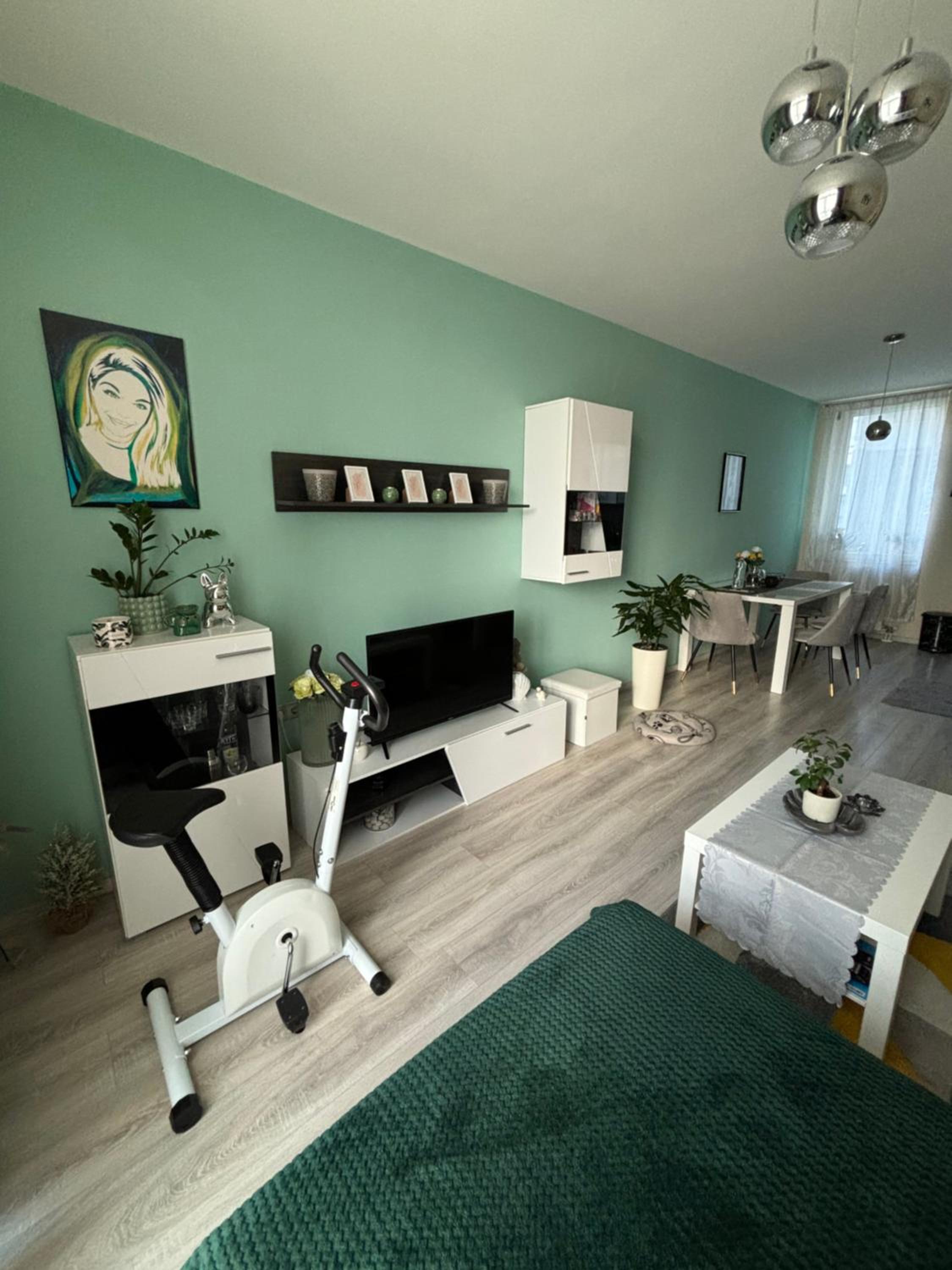 Modern, Cute and Comfy Apartment - FREE PRIVATE PARKING