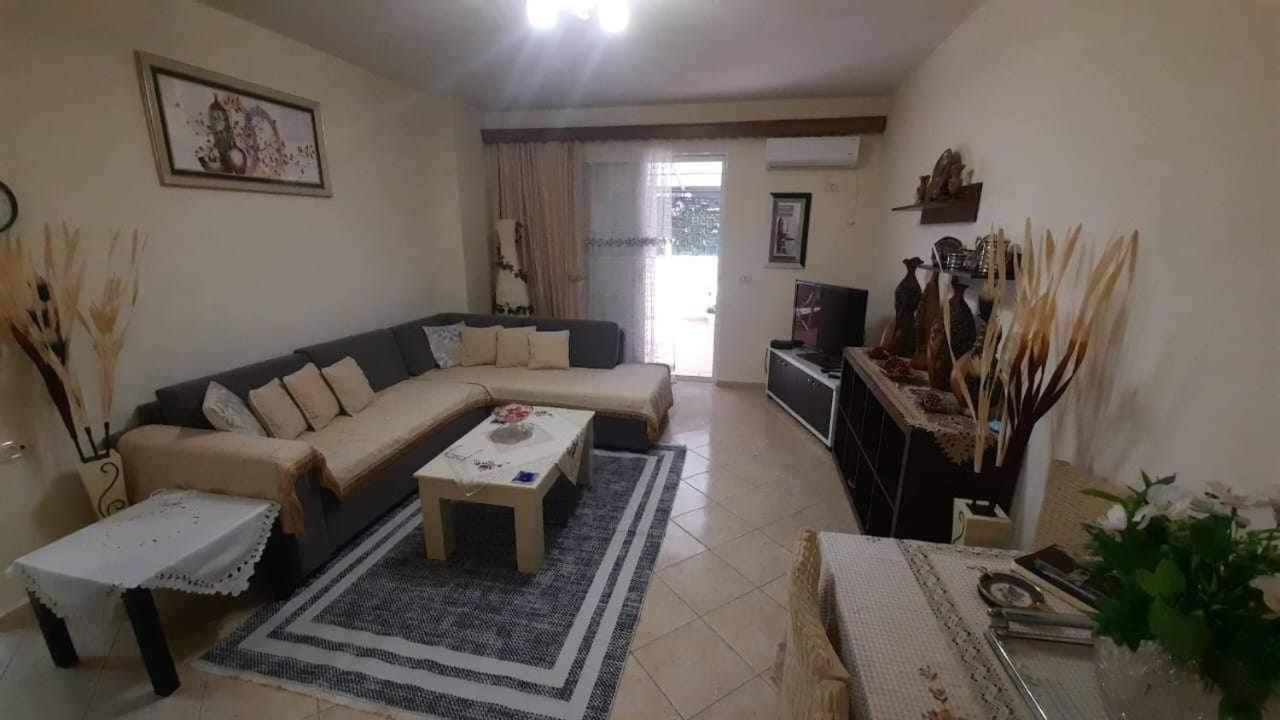 Aleksander’s New and spacious Apartment in Saranda